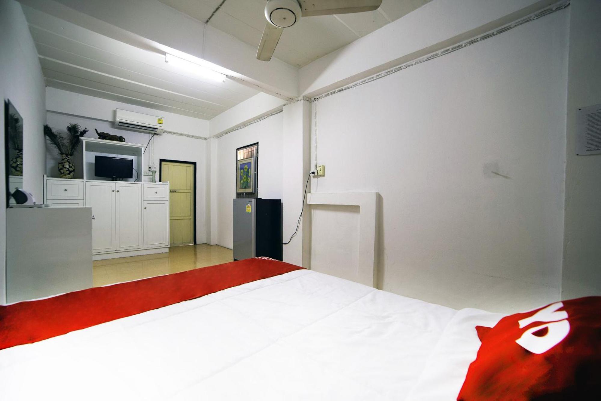 Oyo 560 Chang Hostel Suvarnabhumi Bangkok Extérieur photo