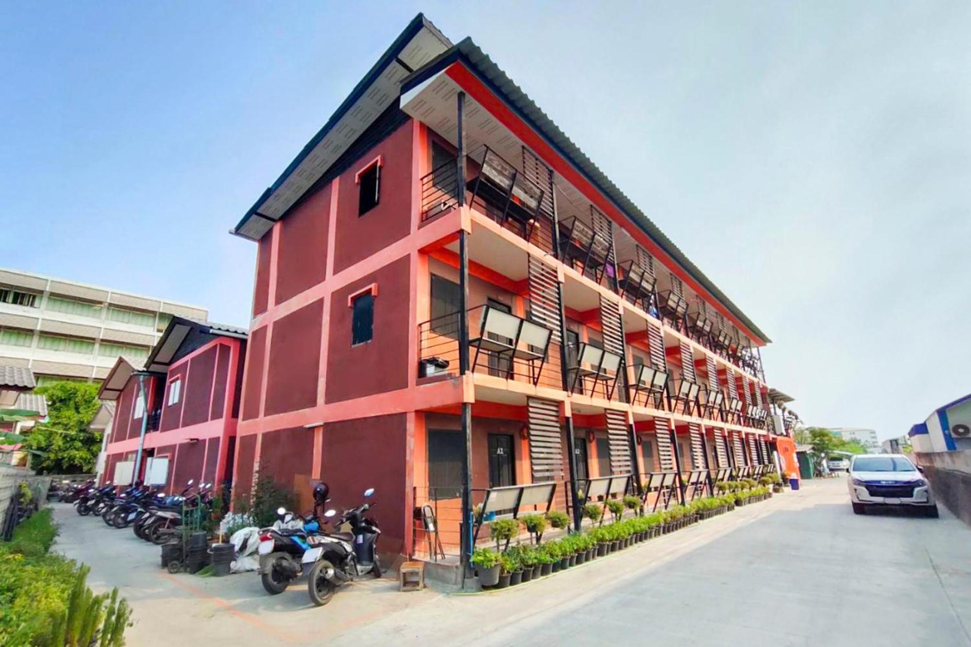 Oyo 560 Chang Hostel Suvarnabhumi Bangkok Extérieur photo